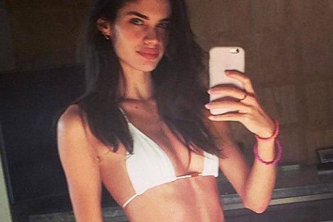 Victoria's Secret Model Candice Swanepoel Responds to Body-Shamers on  Instagram